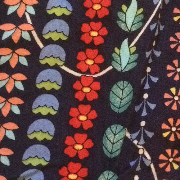 Cute blouse - Picture 3 of 3